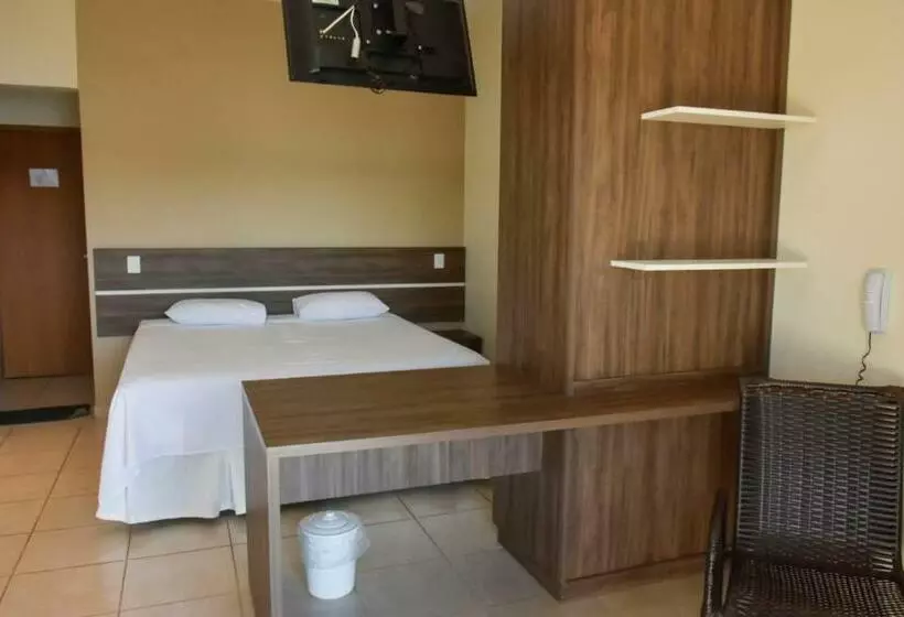 スタンダード4人部屋, Canto Verde Hotel Para Rancharia Park
