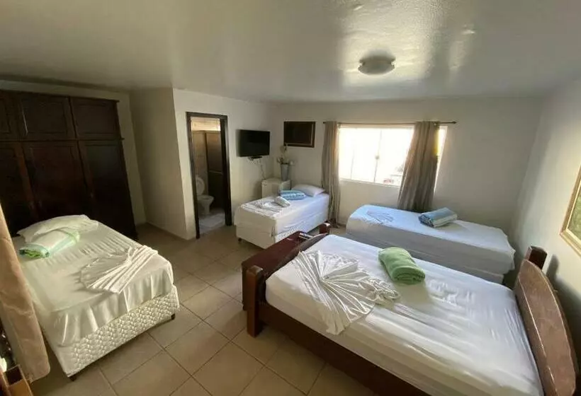 Standard Neljän Hengen Huone, Rota Do Mar Inn Itajaí Navegantes