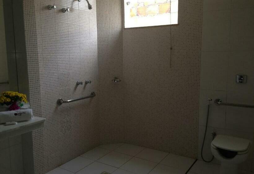 适合残疾人使用的标准间, Valparaiso