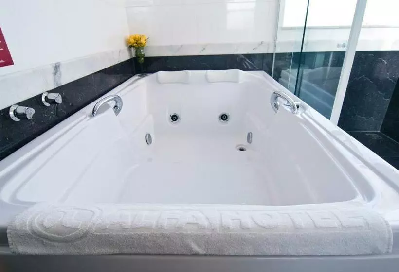 Suite with Pool, Alfa
