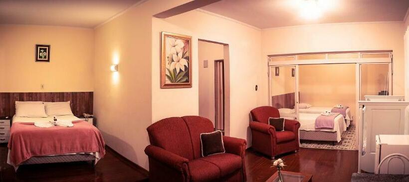 جناح ديلوكس, Garfo De Ouro