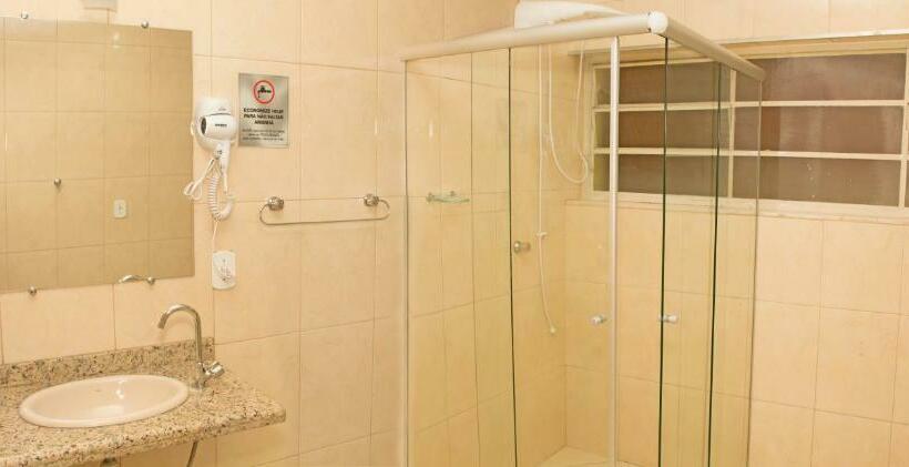 جناح ديلوكس, Garfo De Ouro