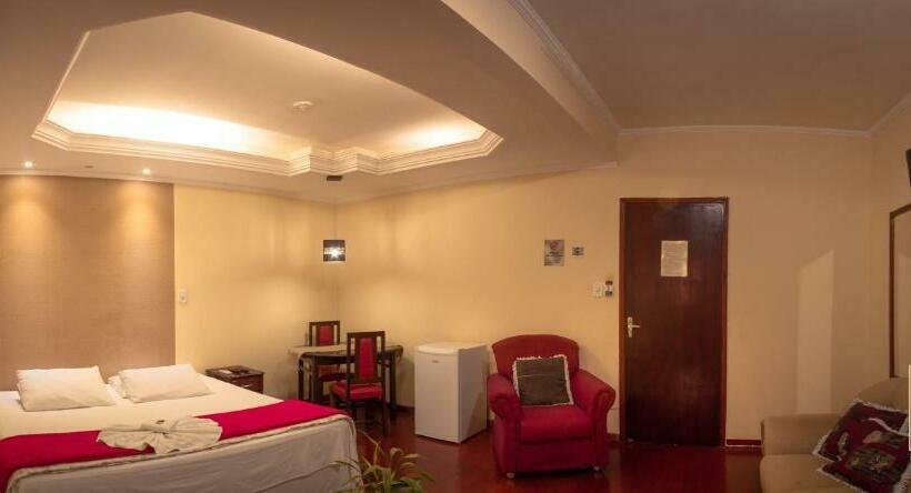 جناح ديلوكس, Garfo De Ouro