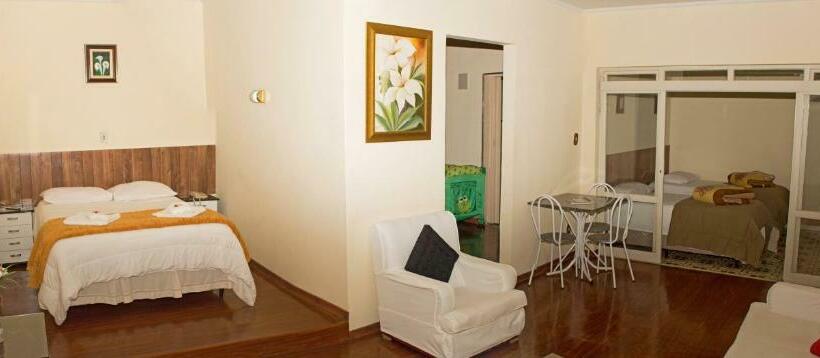 جناح ديلوكس, Garfo De Ouro