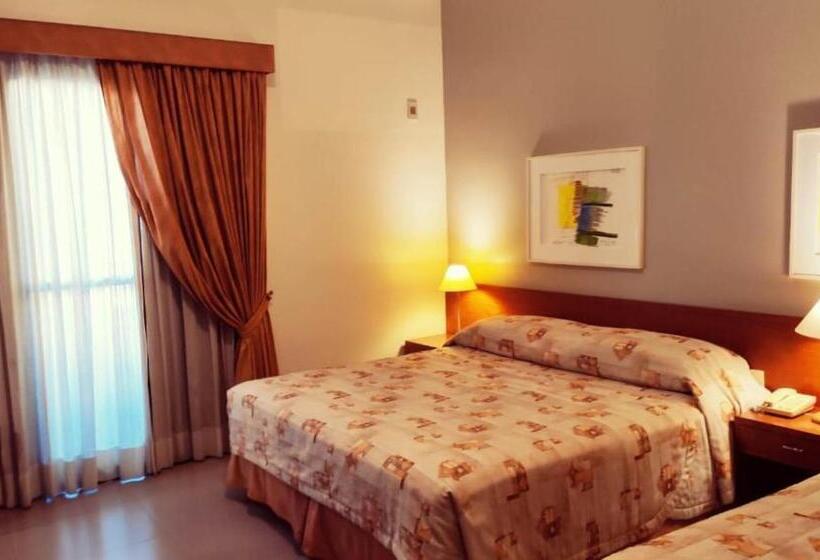 חדר קומפורט לשלושה, Metrópolis