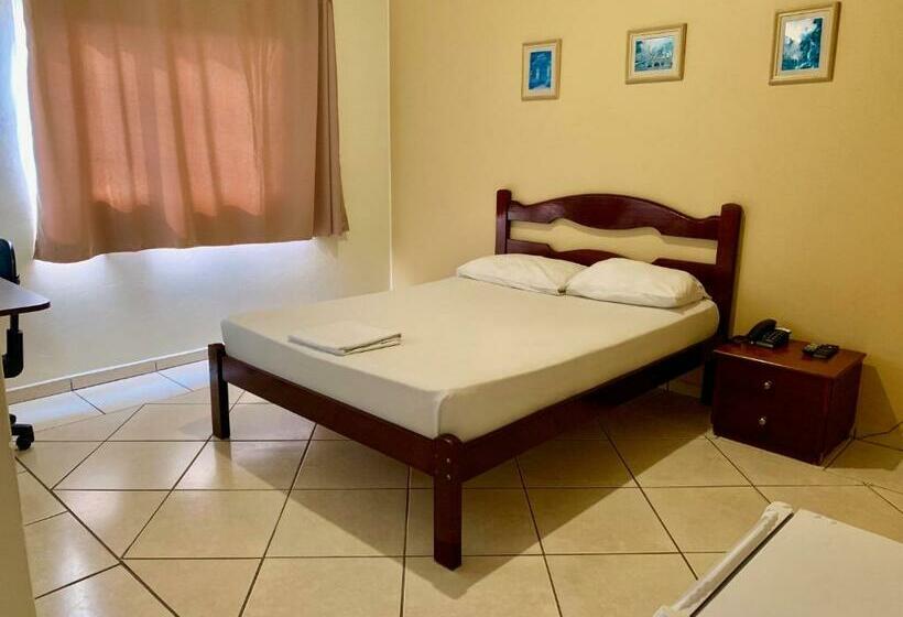 غرفة ديلوكس, Pontal