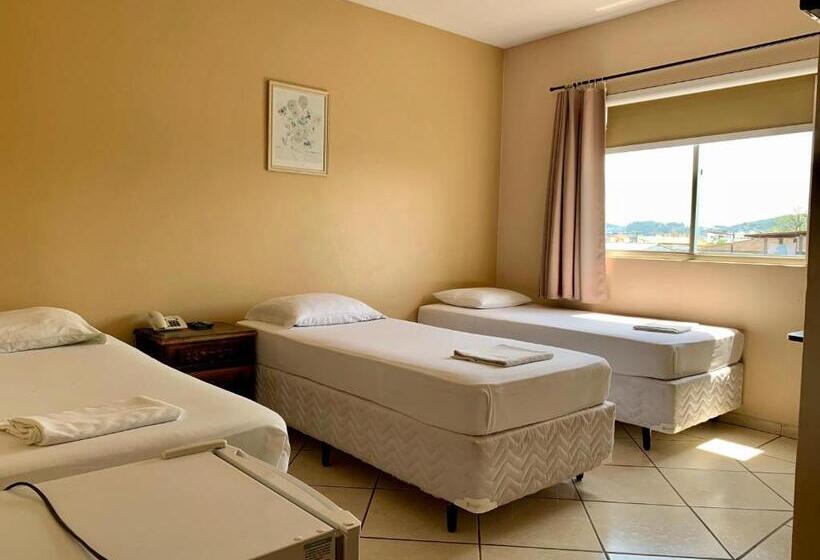 غرفة ديلوكس ثلاثية, Pontal