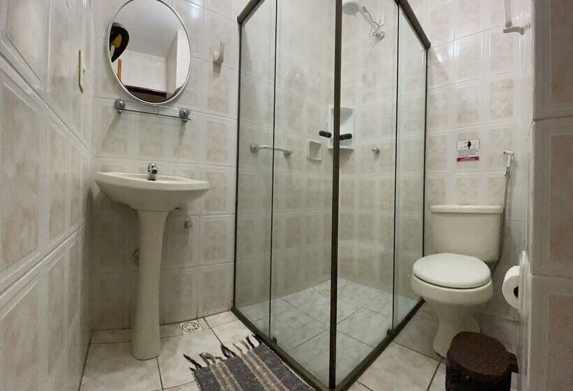 Quarto Quádruplo Estandar, Pousada Alecrim Dourado