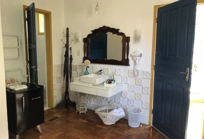 سوییت, Pousada Vila Brasil