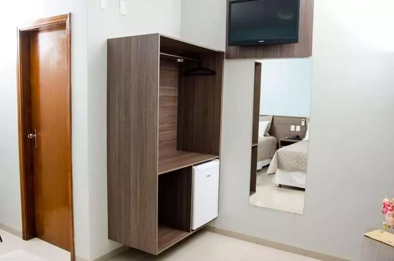 اتاق لوکس, Serras
