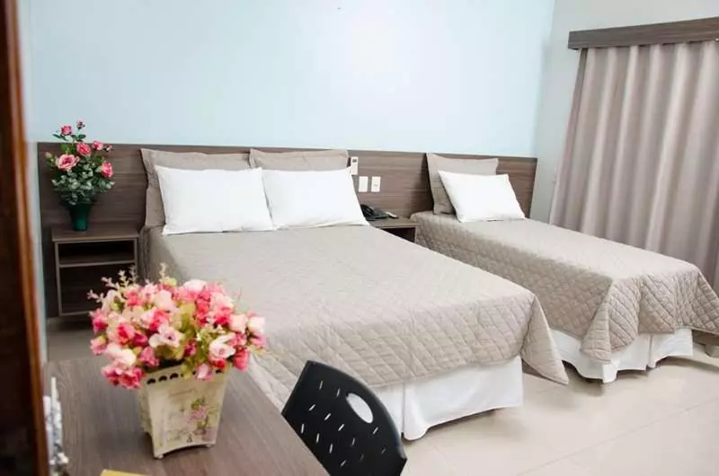 اتاق لوکس, Serras