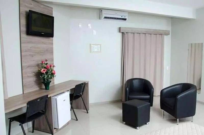 اتاق لوکس, Serras
