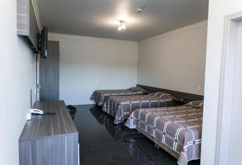 غرفة ديلوكس ثلاثية, Bergozza