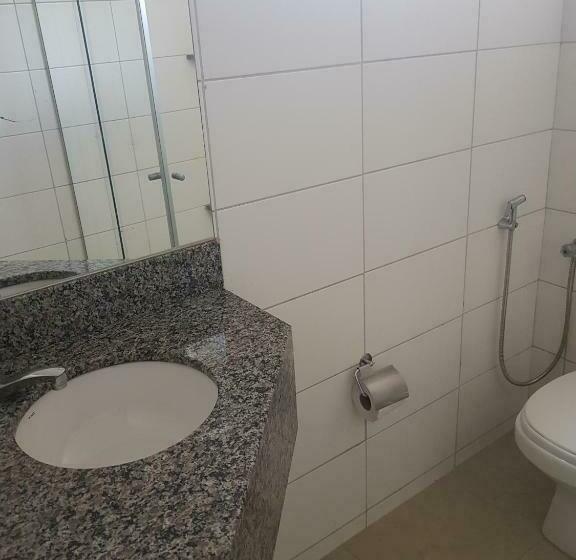 行政单人间, Big