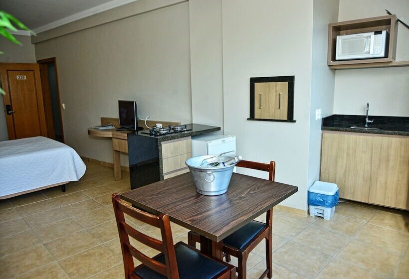 חדר משפחתי, De Rose Praia