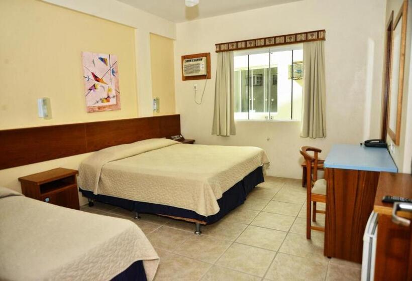 חדר דלוקס לארבעה, De Rose Praia