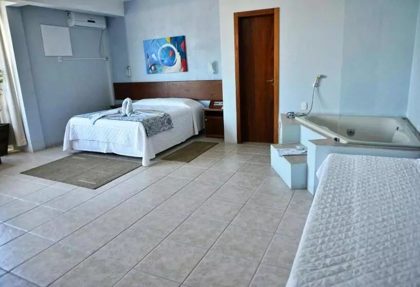 سوئیت با وان آب گرم, De Rose Praia