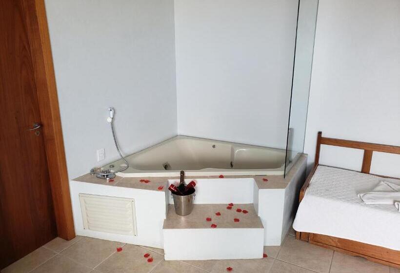 자쿠지 스위트, De Rose Praia