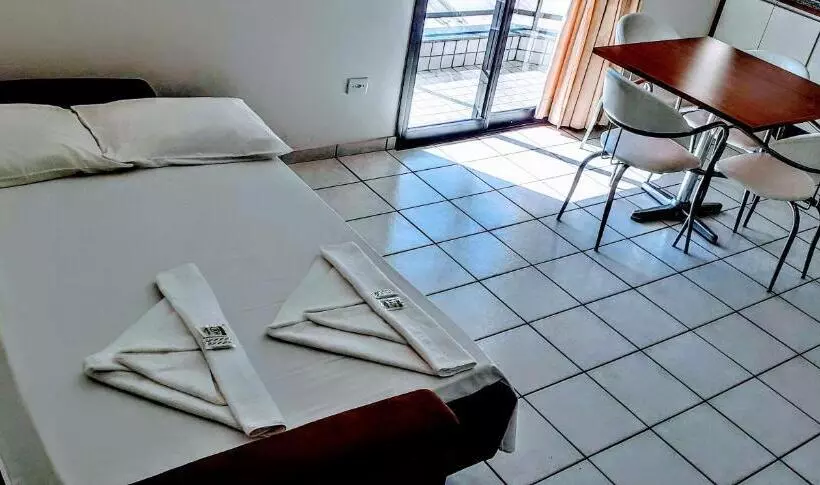 Perhesviitti, Jangada Flat