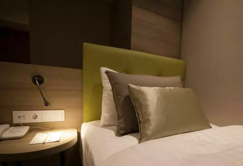 اتاق استاندارد یک نفره, Yeni Bahar Otel