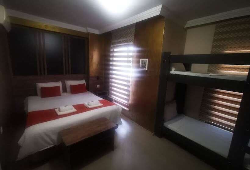 غرفة قياسية ثلاثية, Ador Troia