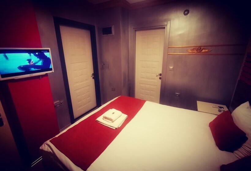 غرفة قياسية فردية, Ador Troia