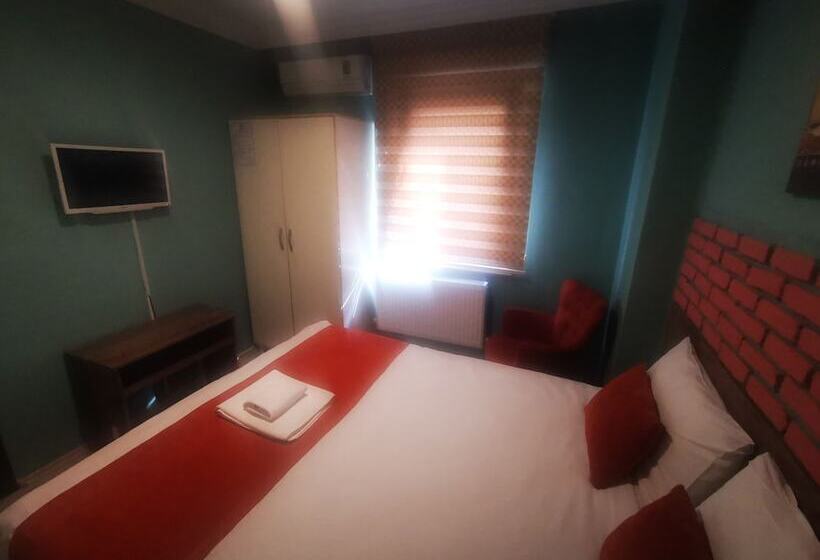 غرفة قياسية فردية, Ador Troia