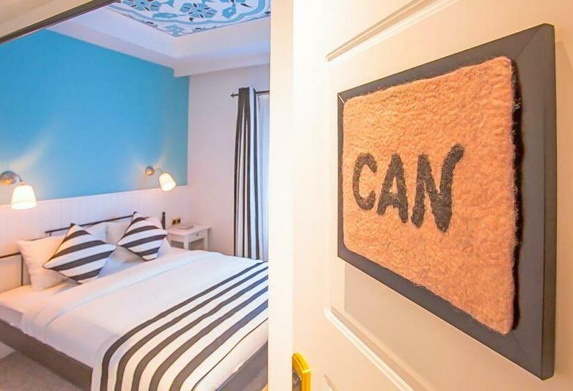 이코노미 룸, Araf