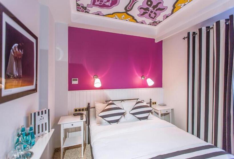 이코노미 룸, Araf