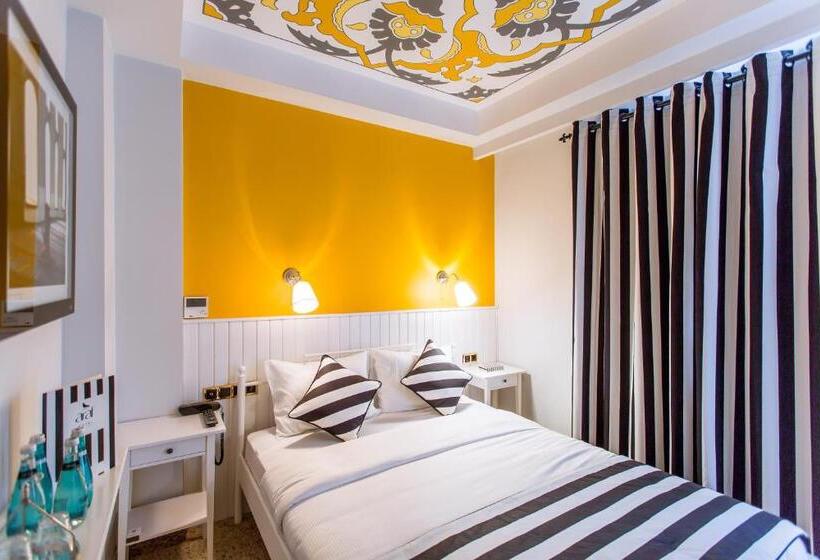 이코노미 룸, Araf