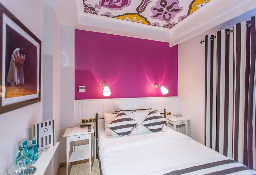 이코노미 룸, Araf