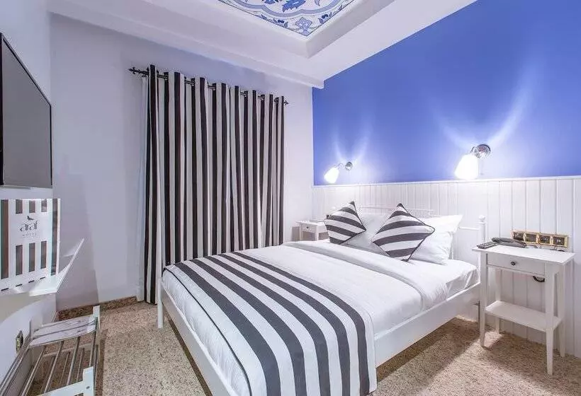 Habitació Estàndard, Araf
