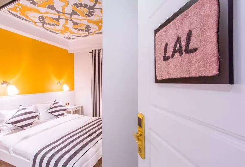 Habitació Economy, Araf