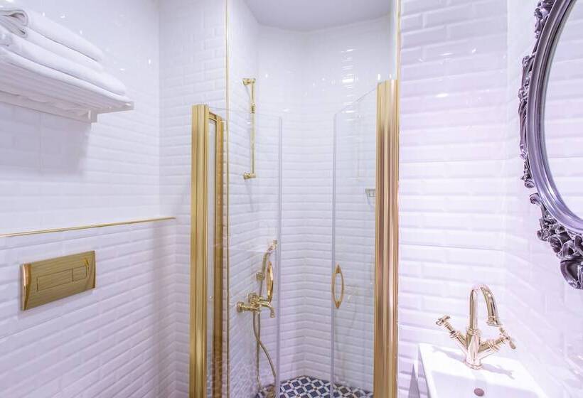 스탠다드 룸, Araf