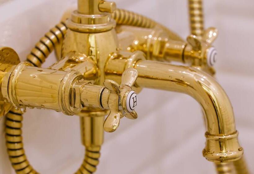 주니어 스위트, Araf