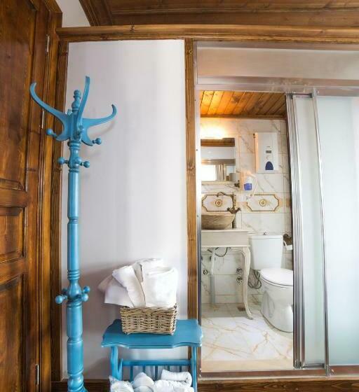 غرفة قياسية مطلّة علي الحديقة, Aristonicus Boutique