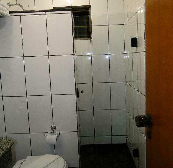 اتاق لوکس چهار تخته, Das Americas