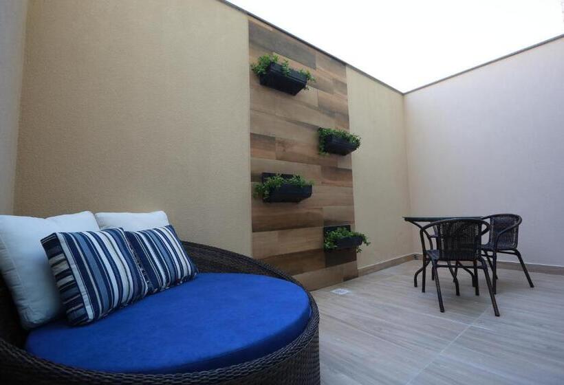 سوییت لوکس, Das Americas