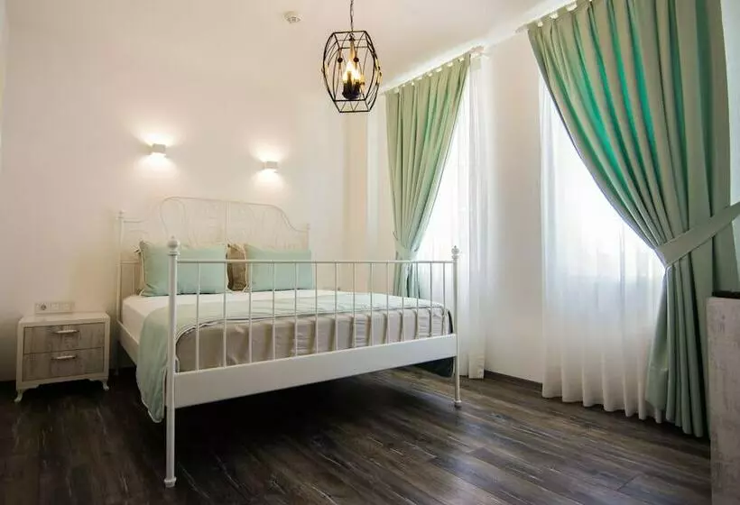 اتاق اکونومی, Faro Alacati