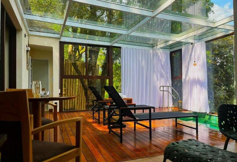 Люкс с Бассейном, Kuriuwa