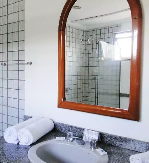Chambre Deluxe, Lopes Caxambu