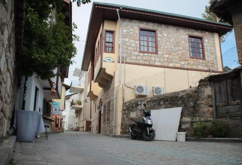 اتاق استاندارد سه نفره, Munchen Pension