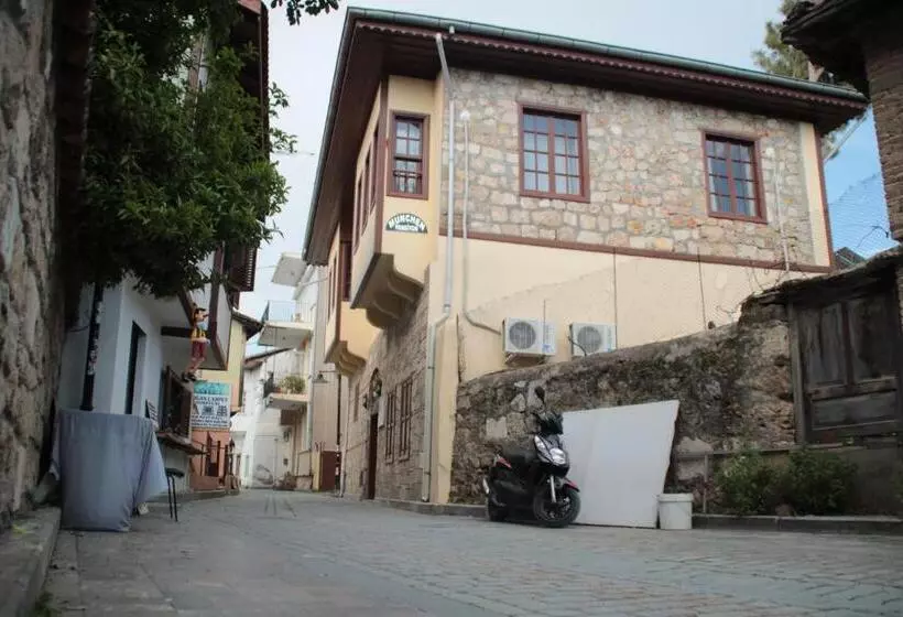 اتاق استاندارد سه نفره, Munchen Pension