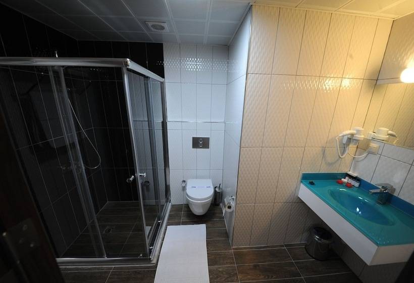 חדר דלוקס, Yucel