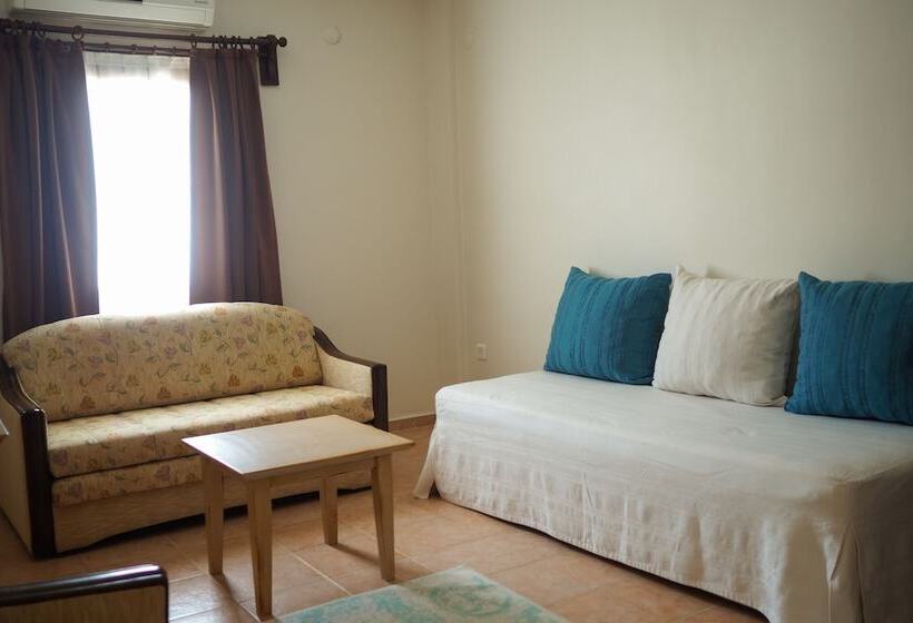 اتاق استاندارد سه نفره, Oya Butik Otel