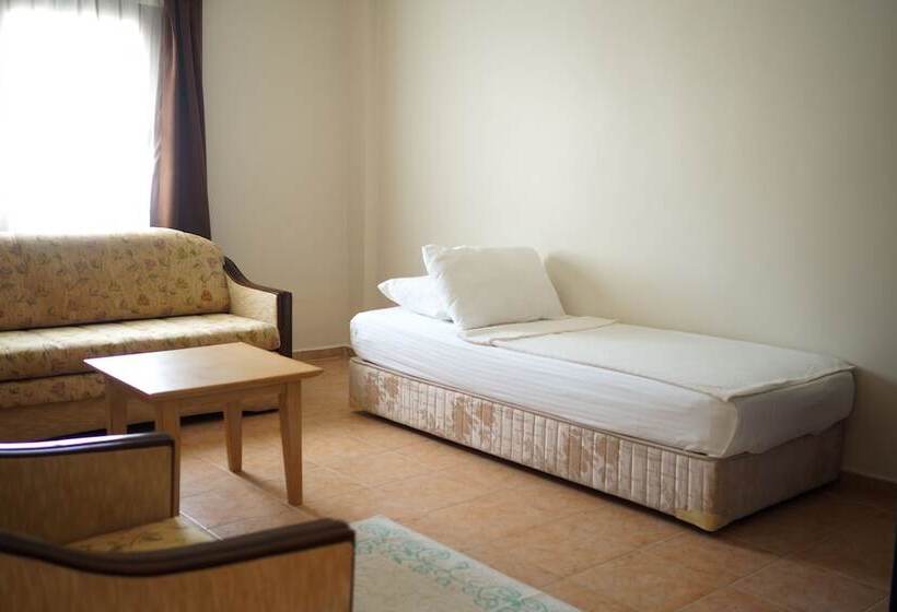 اتاق استاندارد سه نفره, Oya Butik Otel