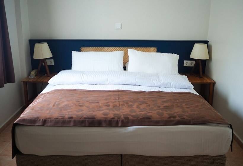 اتاق استاندارد سه نفره, Oya Butik Otel