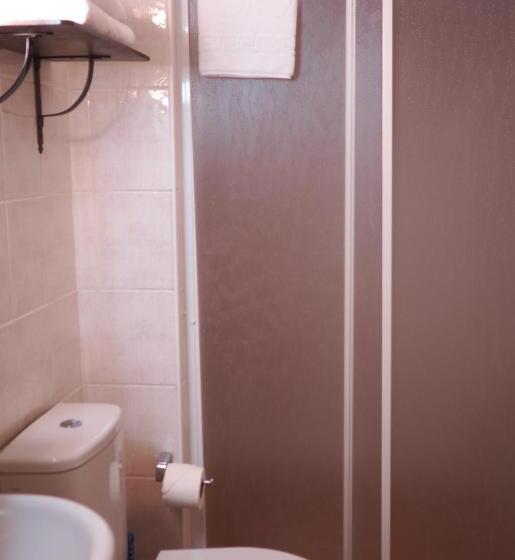 اتاق استاندارد سه نفره, Oya Butik Otel