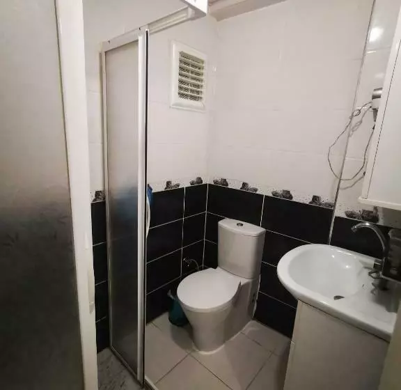 اتاق استاندارد یک نفره, Ador Troia