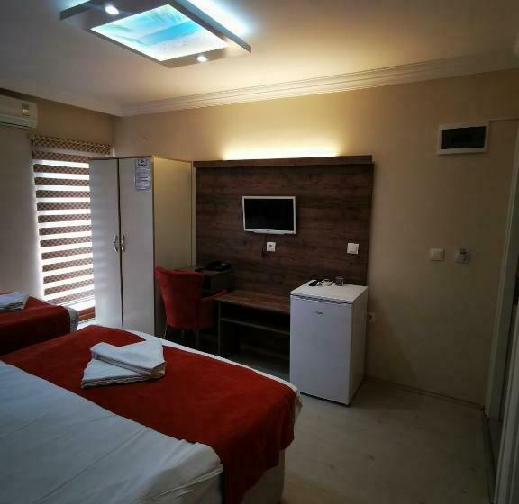 غرفة قياسية مزوَّدة بشُرفة, Ador Troia